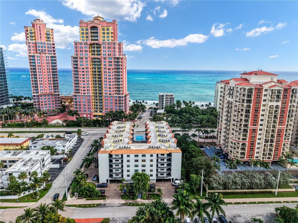 待售: $570,000 (2 贝兹, 2 浴室, 1100 平方英尺)