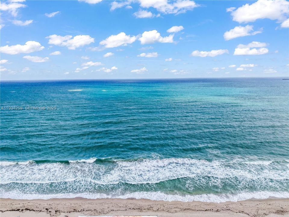 待售: $570,000 (2 贝兹, 2 浴室, 1100 平方英尺)