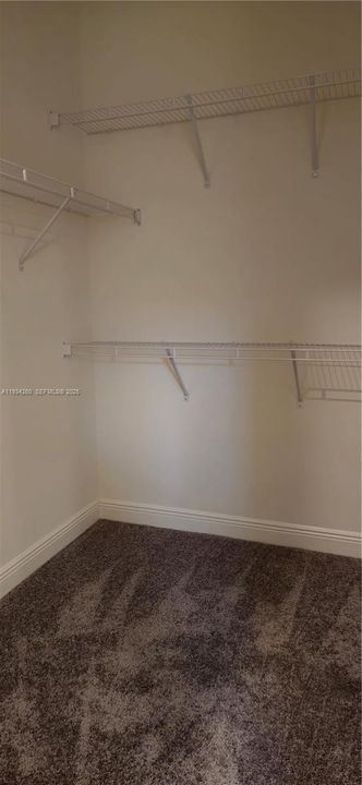 En Renta: $3,000 (4 camas, 3 baños, 3272 Pies cuadrados)