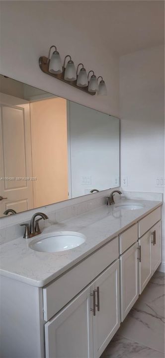 En Renta: $3,000 (4 camas, 3 baños, 3272 Pies cuadrados)