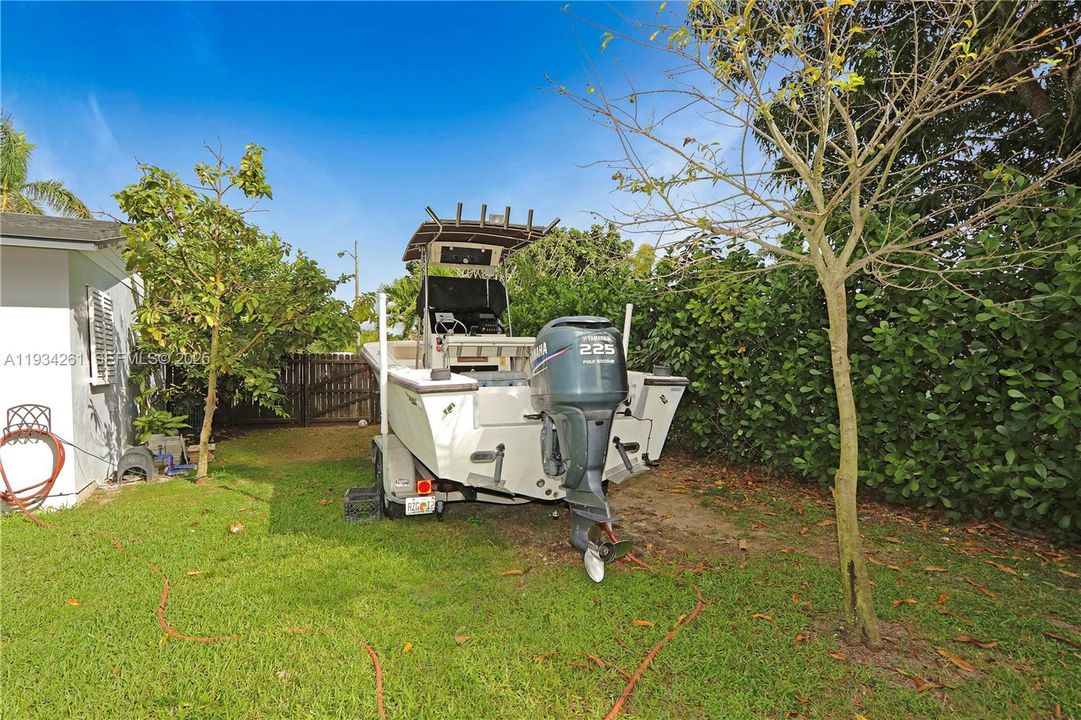 На продажу: $499,999 (3 спален, 2 ванн, 1622 Квадратных фут)