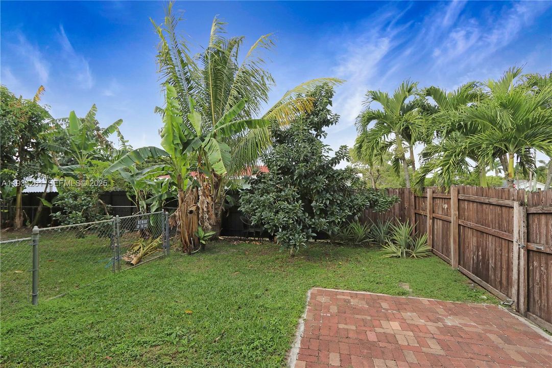 На продажу: $499,999 (3 спален, 2 ванн, 1622 Квадратных фут)