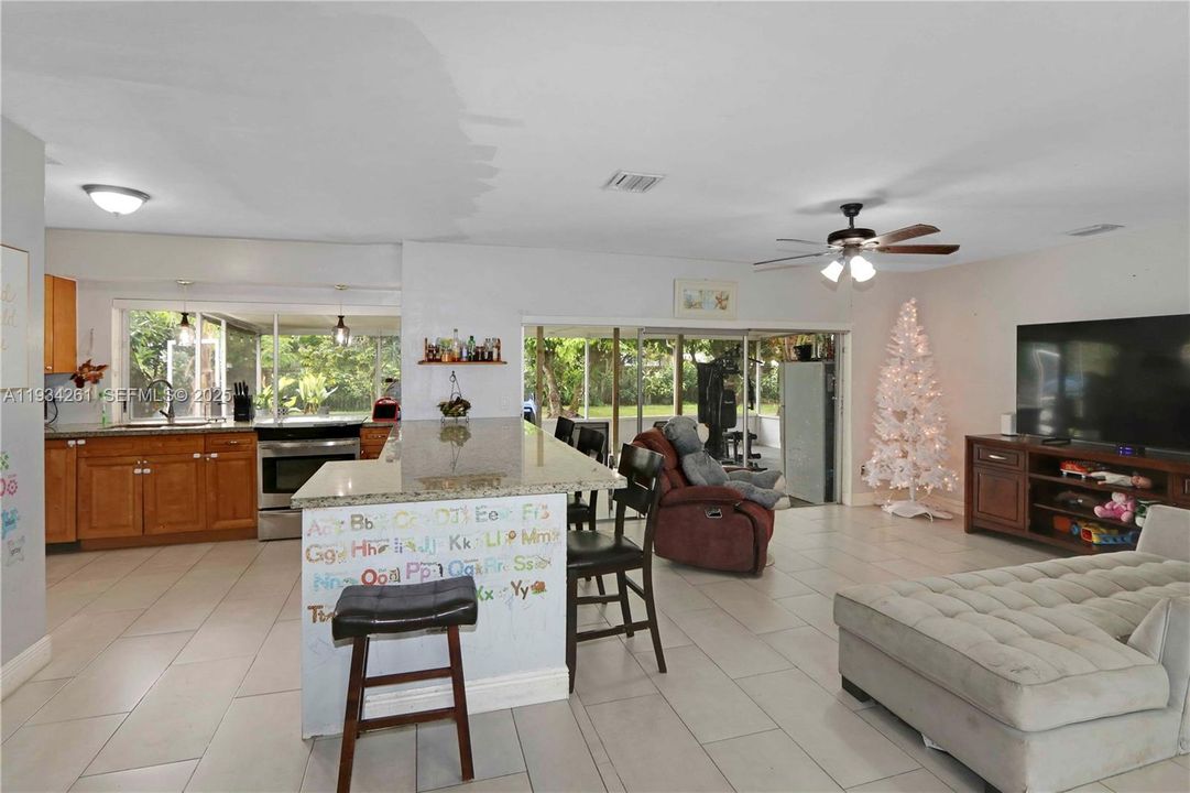 На продажу: $499,999 (3 спален, 2 ванн, 1622 Квадратных фут)