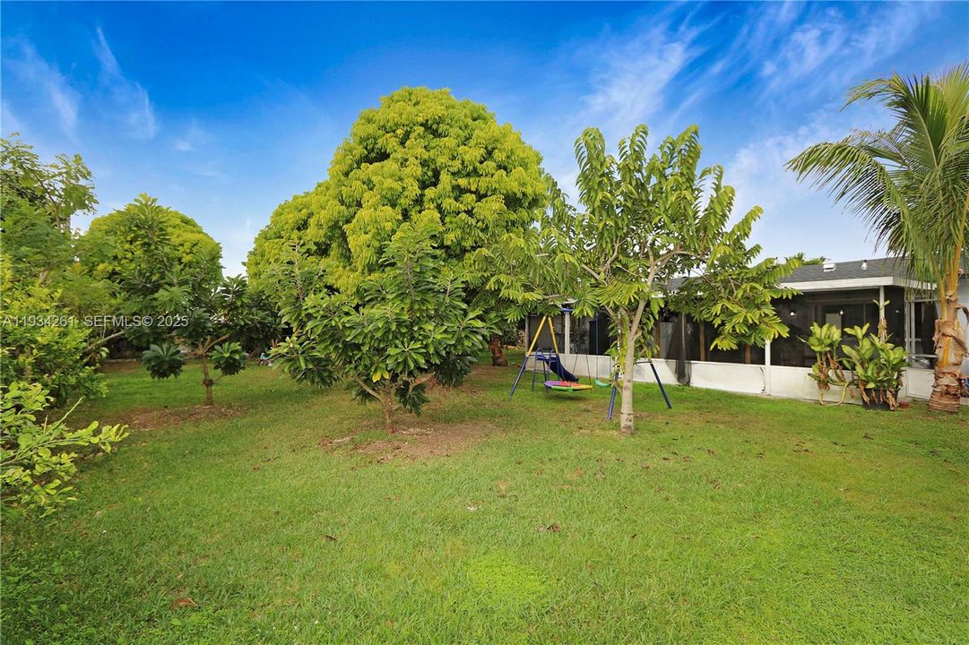 На продажу: $499,999 (3 спален, 2 ванн, 1622 Квадратных фут)