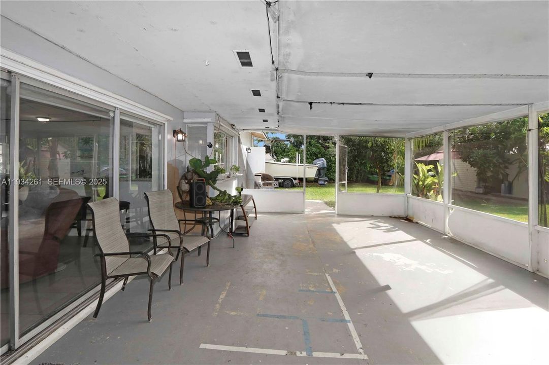 На продажу: $499,999 (3 спален, 2 ванн, 1622 Квадратных фут)