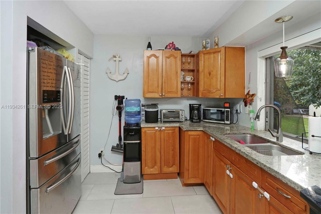 На продажу: $499,999 (3 спален, 2 ванн, 1622 Квадратных фут)