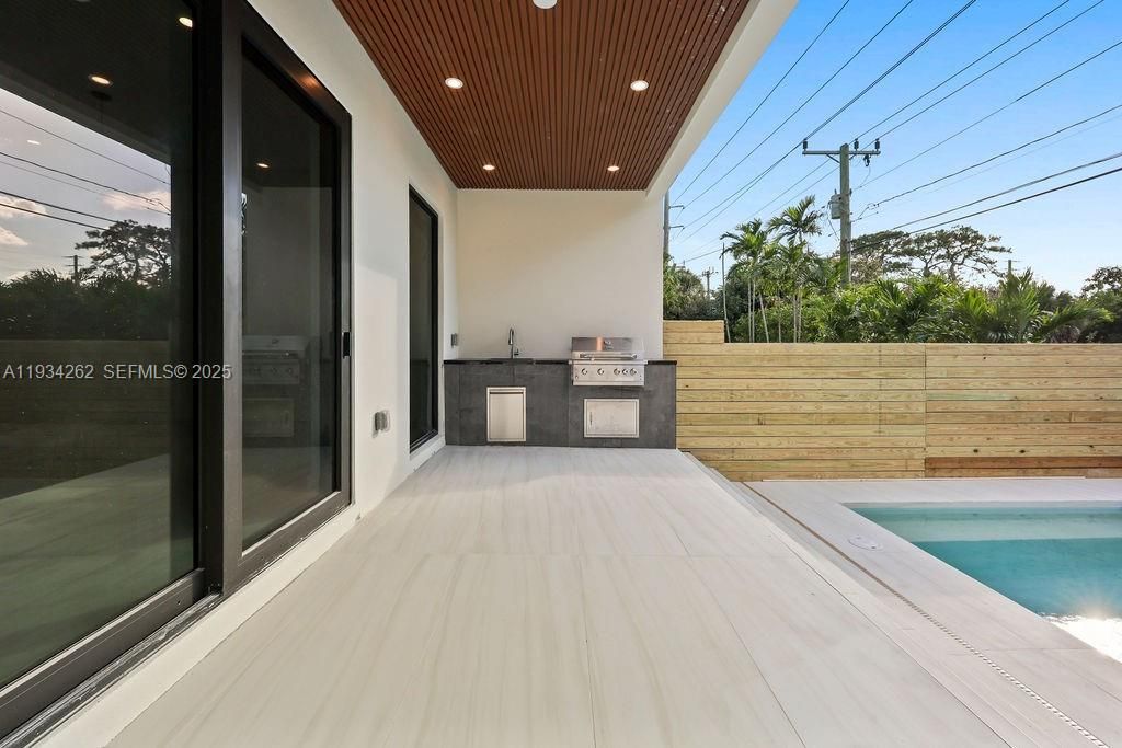 На продажу: $2,850,000 (0 спален, 0 ванн, 4992 Квадратных фут)