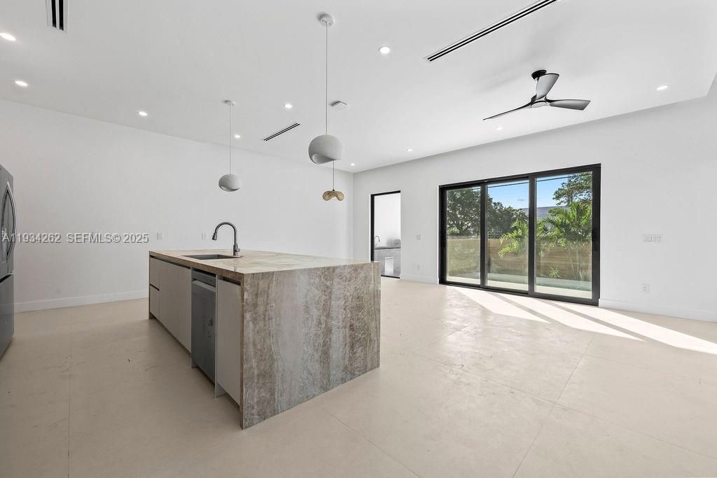 На продажу: $2,850,000 (0 спален, 0 ванн, 4992 Квадратных фут)