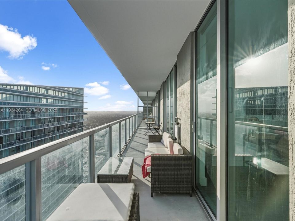 В аренду: $4,600 (2 спален, 2 ванн, 1214 Квадратных фут)