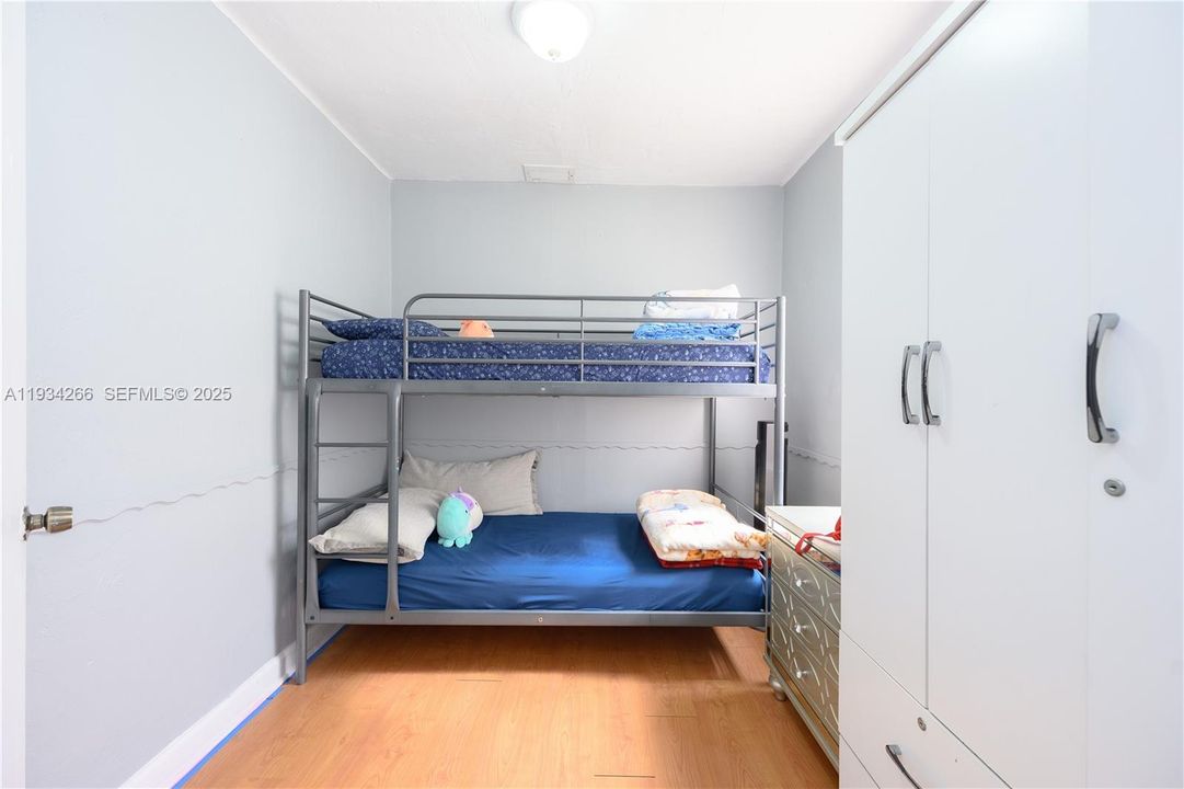 На продажу: $800,000 (4 спален, 2 ванн, 1596 Квадратных фут)