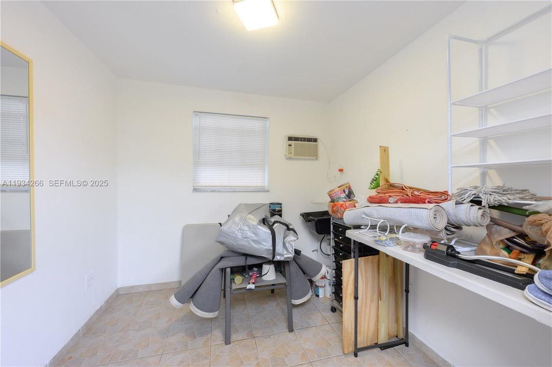 На продажу: $800,000 (4 спален, 2 ванн, 1596 Квадратных фут)