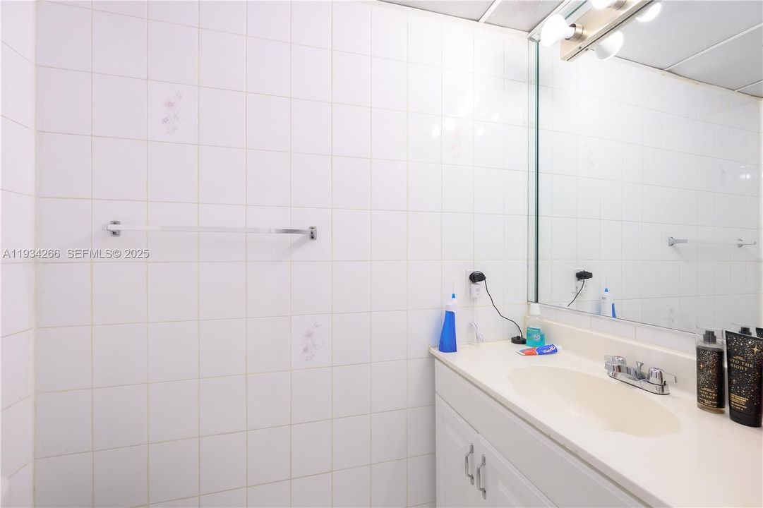 На продажу: $800,000 (4 спален, 2 ванн, 1596 Квадратных фут)