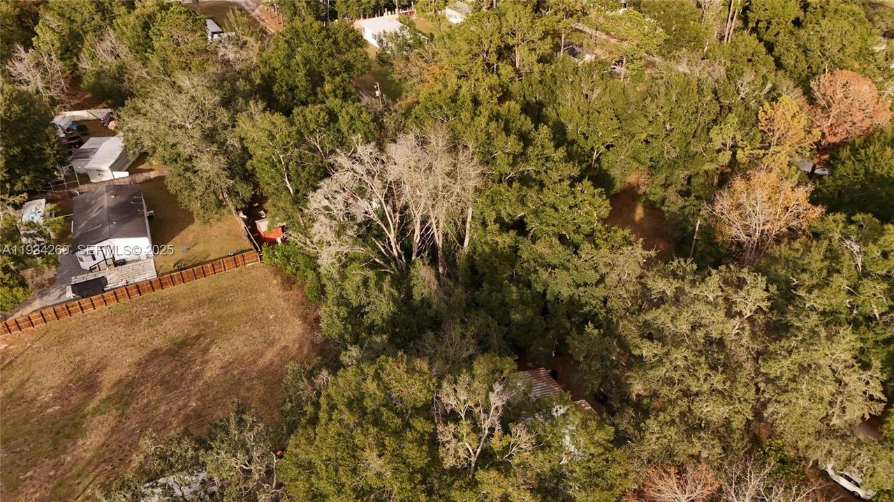 待售: $11,000 (0.26 acres)