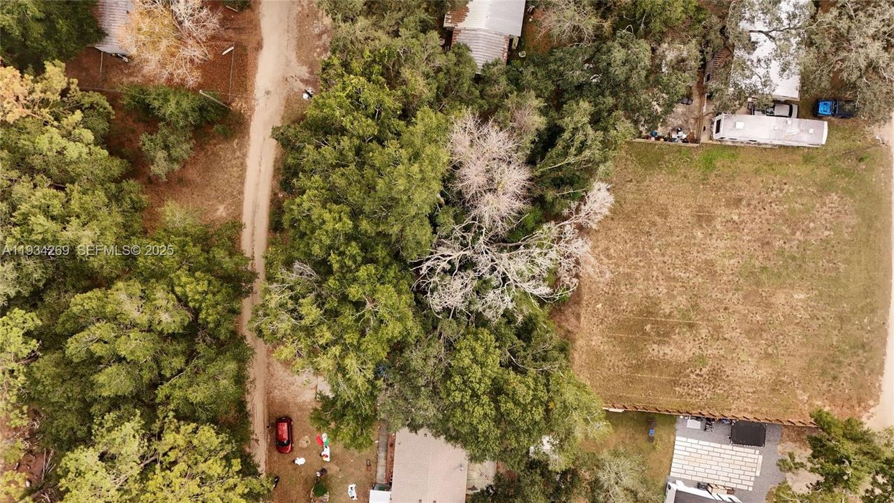 待售: $11,000 (0.26 acres)