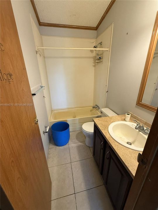 En Venta: $229,000 (3 camas, 2 baños, 1690 Pies cuadrados)