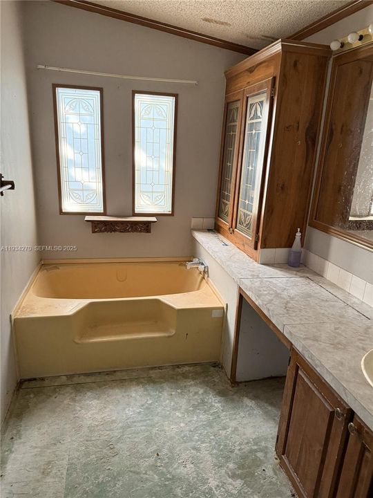 En Venta: $229,000 (3 camas, 2 baños, 1690 Pies cuadrados)