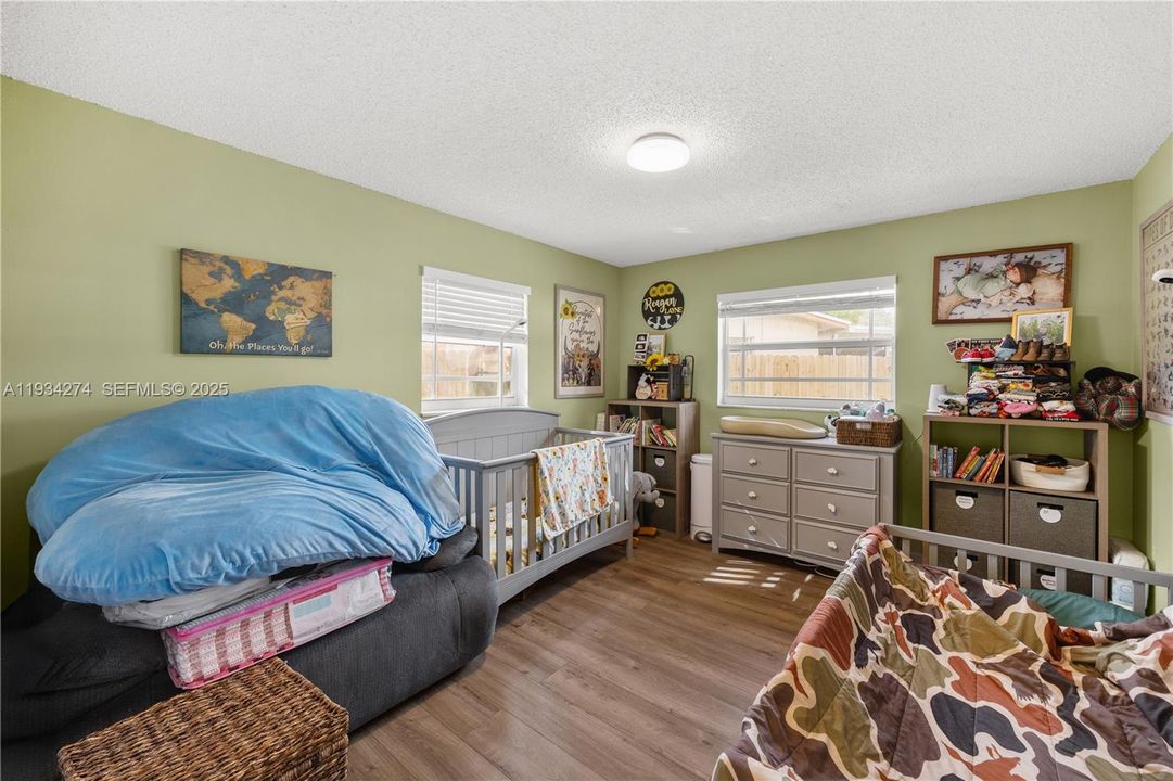 For Sale: $425,000 (2 beds, 2 baths, 1047 Square Feet)