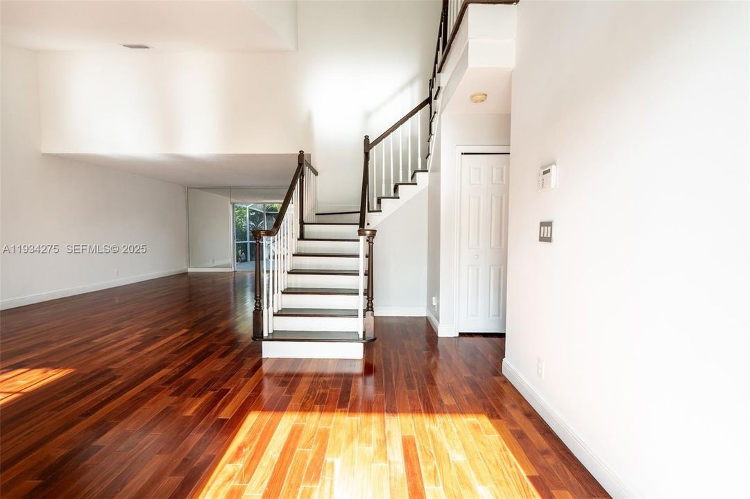 На продажу: $769,000 (4 спален, 3 ванн, 2420 Квадратных фут)