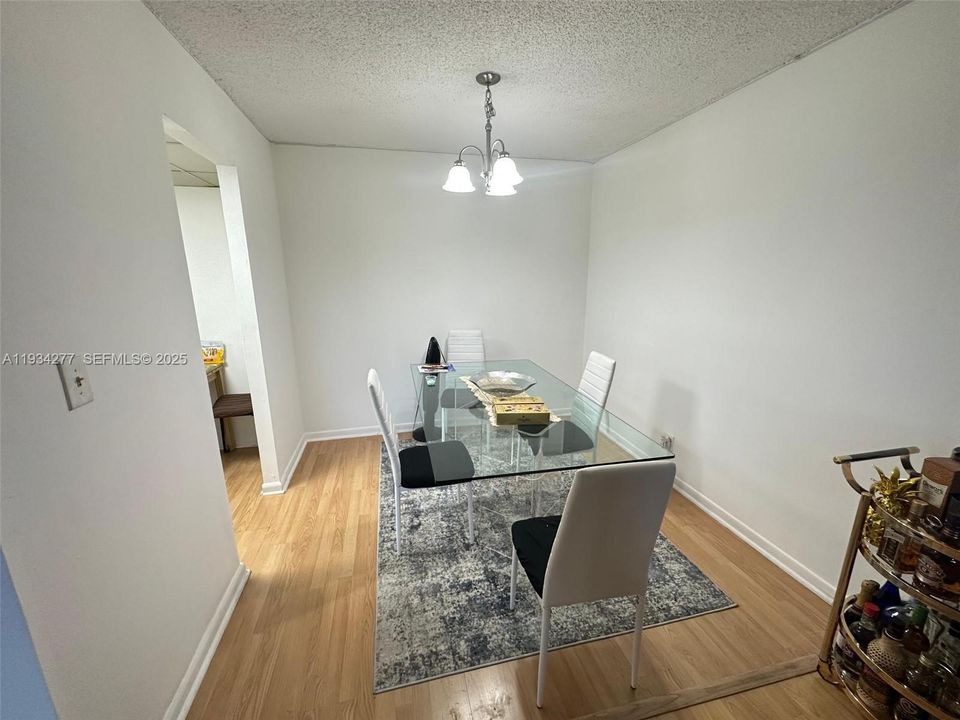 For Sale: $129,999 (2 beds, 2 baths, 1060 Square Feet)