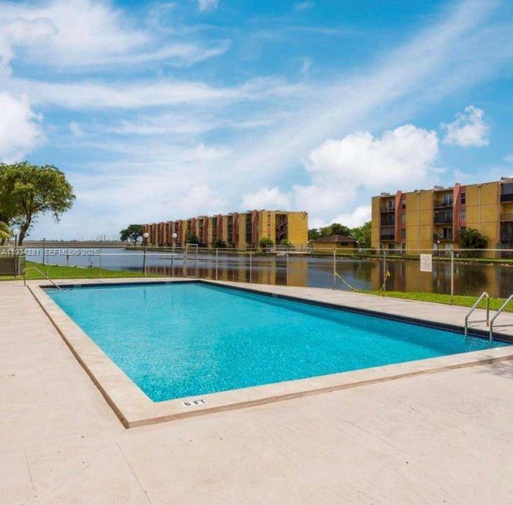 For Rent: $1,950 (2 beds, 1 baths, 709 Square Feet)