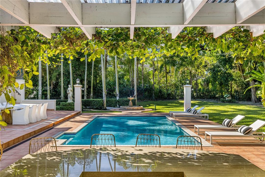 待售: $6,999,999 (5 贝兹, 5 浴室, 6938 平方英尺)