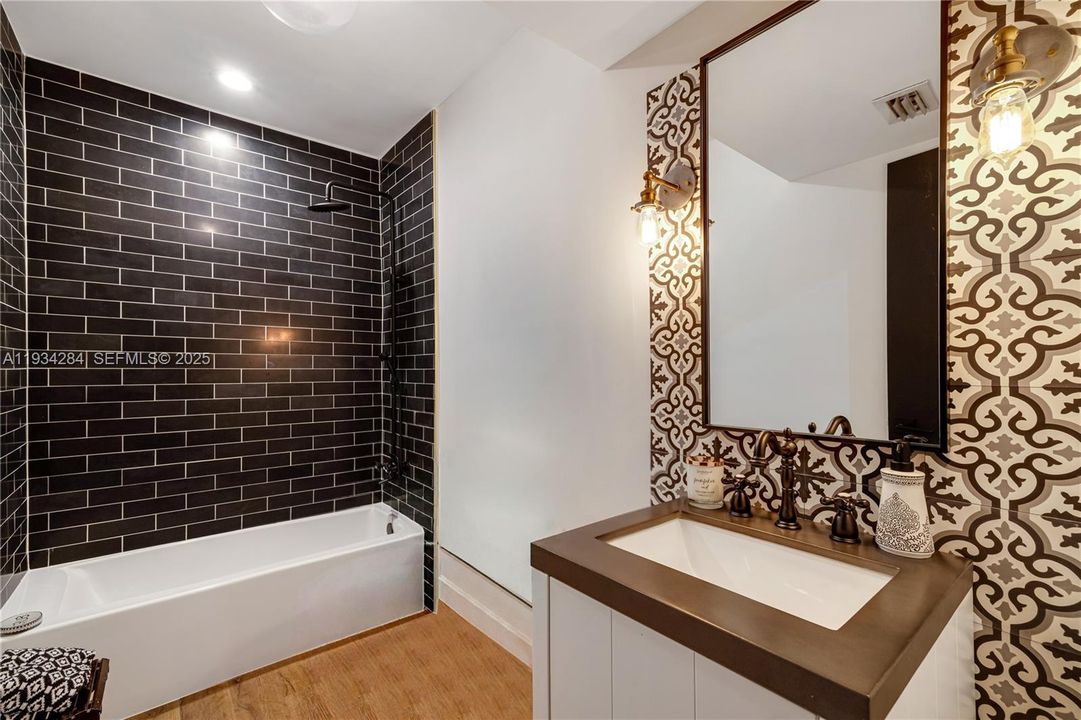 待售: $6,999,999 (5 贝兹, 5 浴室, 6938 平方英尺)