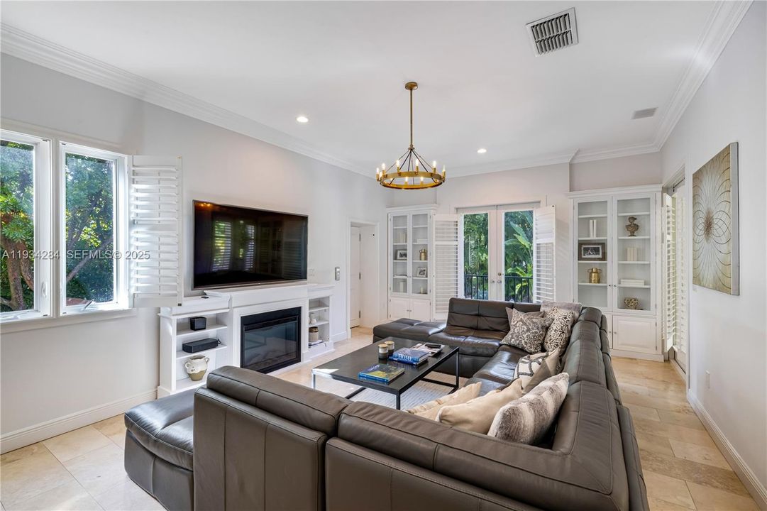 待售: $6,999,999 (5 贝兹, 5 浴室, 6938 平方英尺)