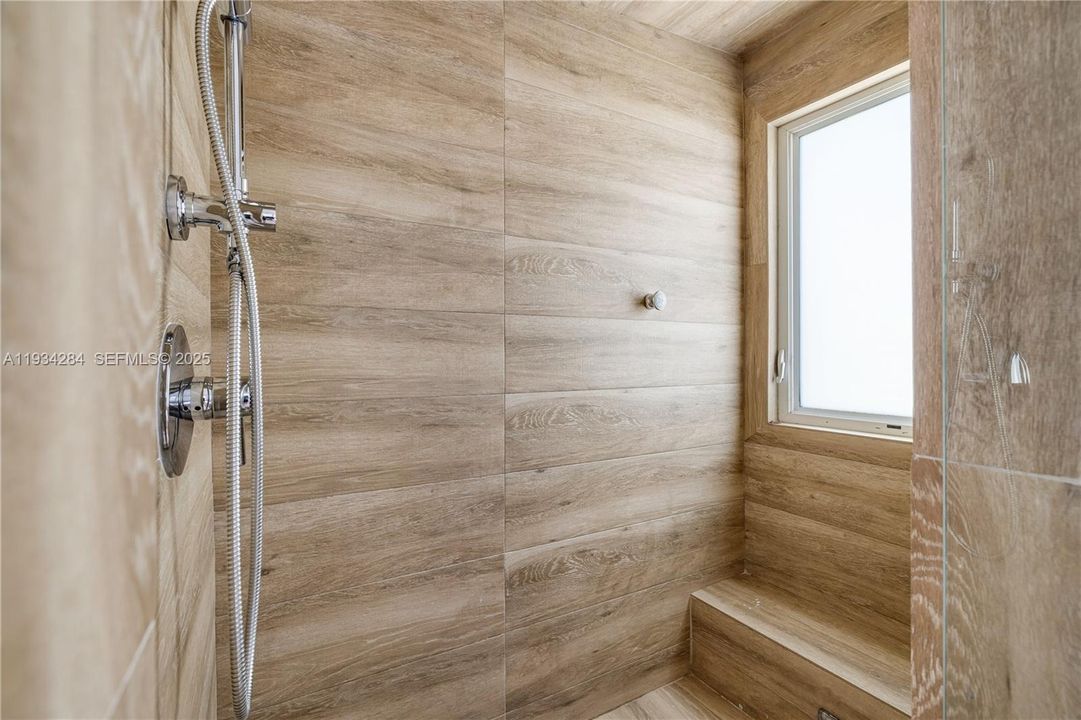 待售: $6,999,999 (5 贝兹, 5 浴室, 6938 平方英尺)