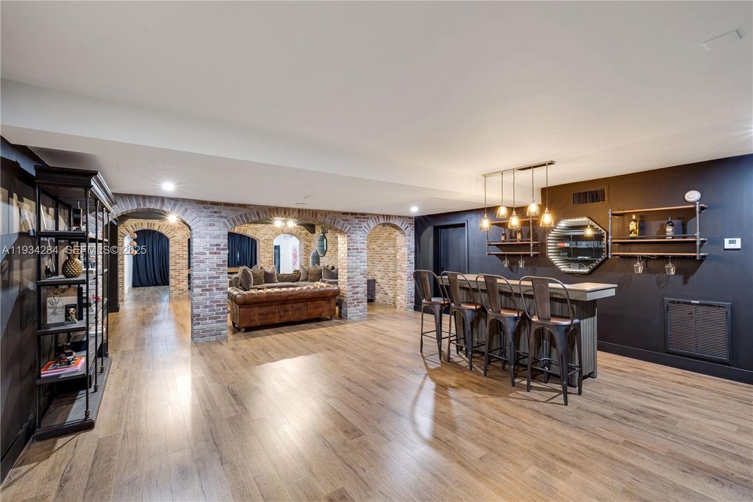 待售: $6,999,999 (5 贝兹, 5 浴室, 6938 平方英尺)