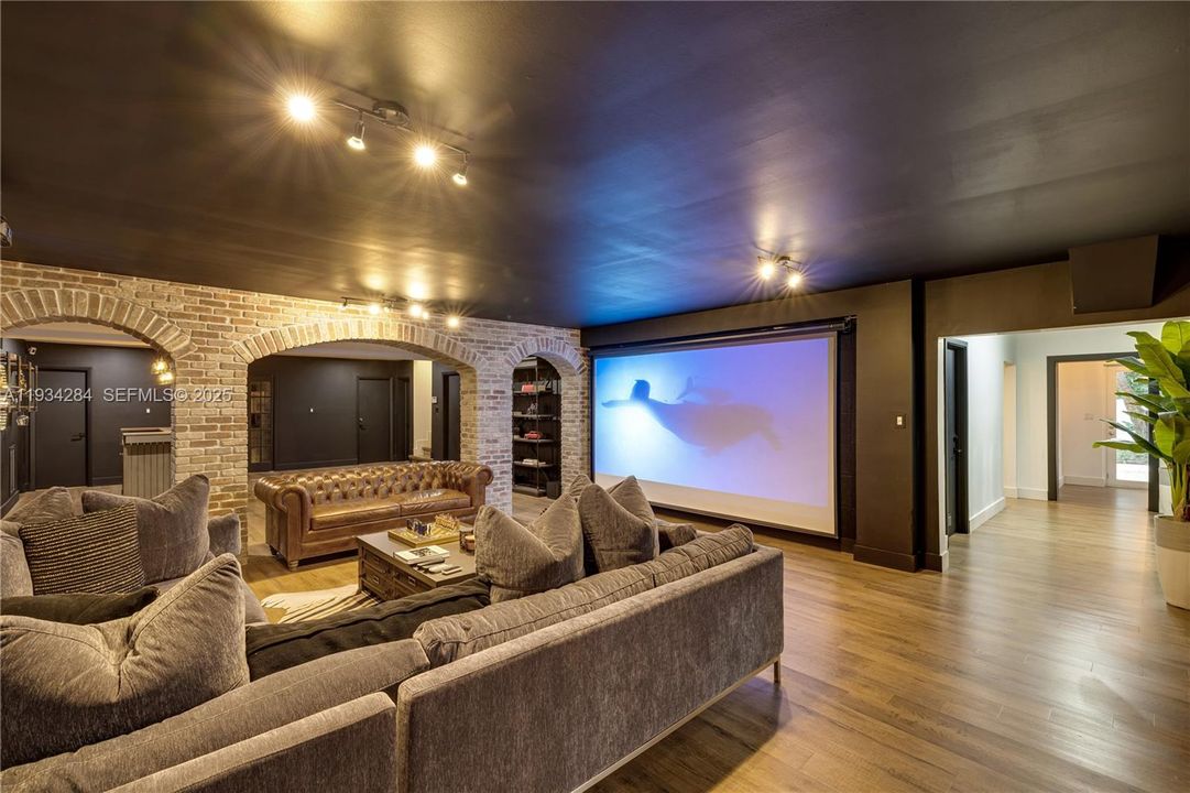 待售: $6,999,999 (5 贝兹, 5 浴室, 6938 平方英尺)