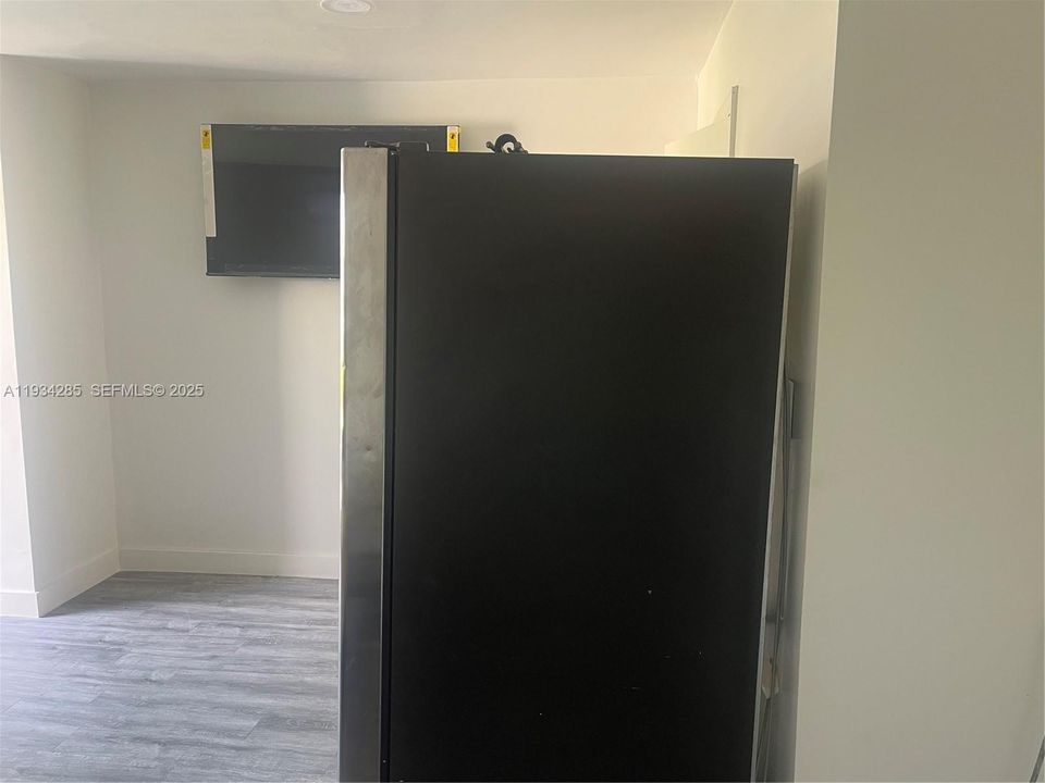 For Rent: $1,500 (0 beds, 1 baths, 700 Square Feet)