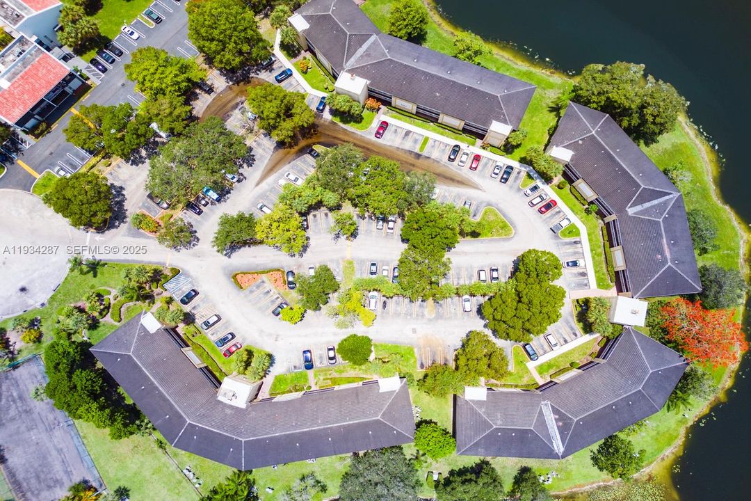 En Renta: $1,925 (2 camas, 2 baños, 850 Pies cuadrados)