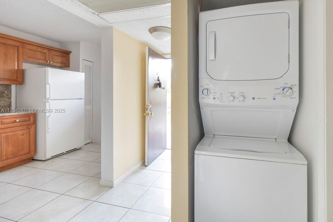 En Renta: $1,925 (2 camas, 2 baños, 850 Pies cuadrados)