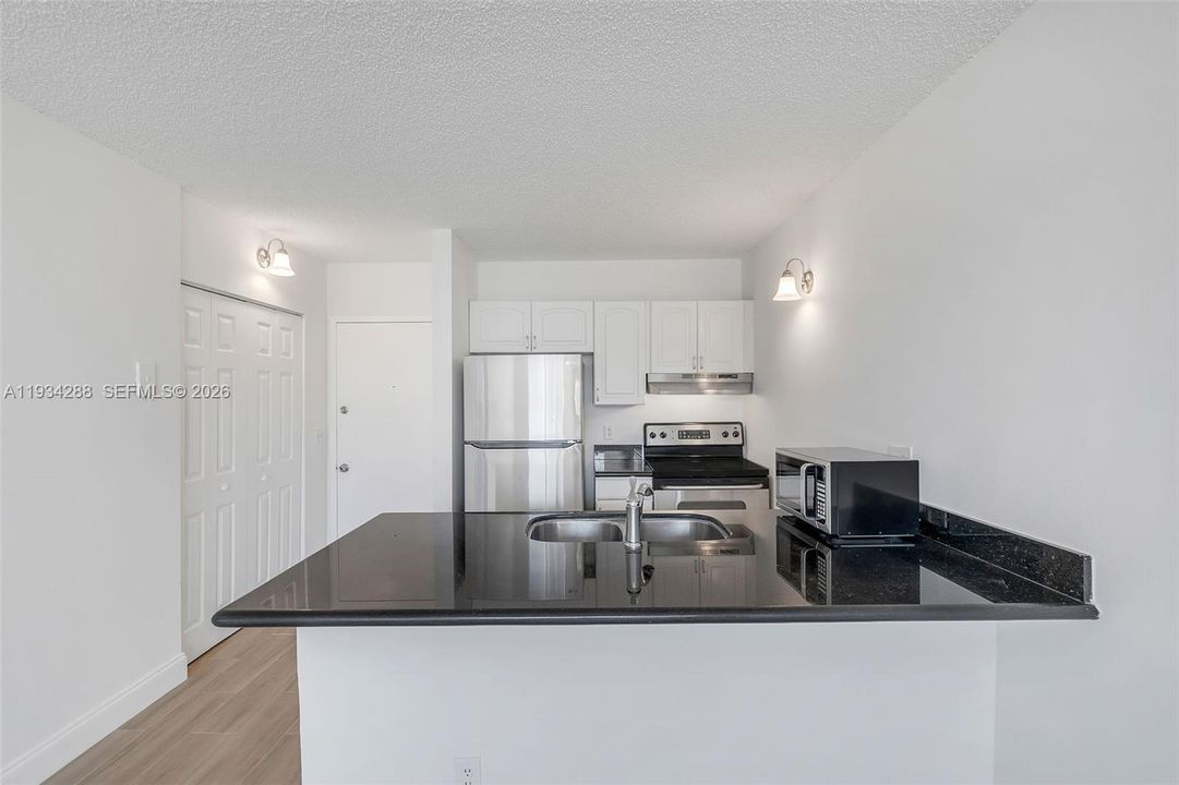 На продажу: $145,000 (1 спален, 1 ванн, 606 Квадратных фут)