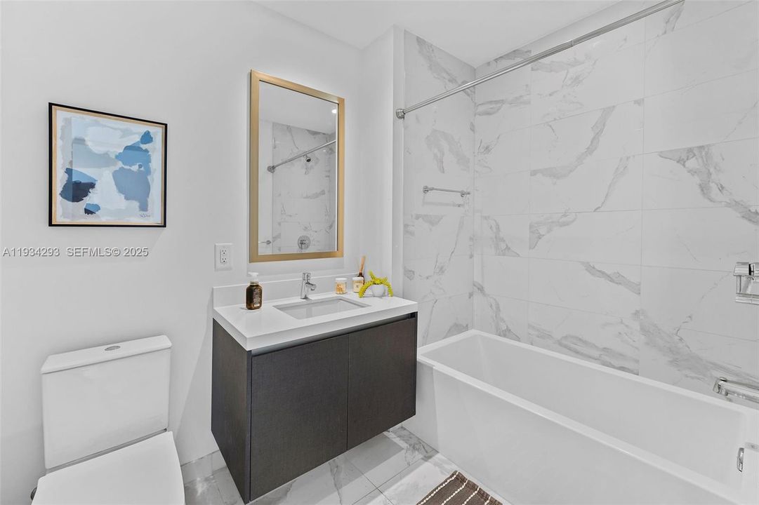 En Venta: $1,599,000 (3 camas, 4 baños, 2204 Pies cuadrados)