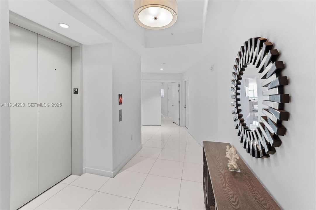 En Venta: $1,599,000 (3 camas, 4 baños, 2204 Pies cuadrados)