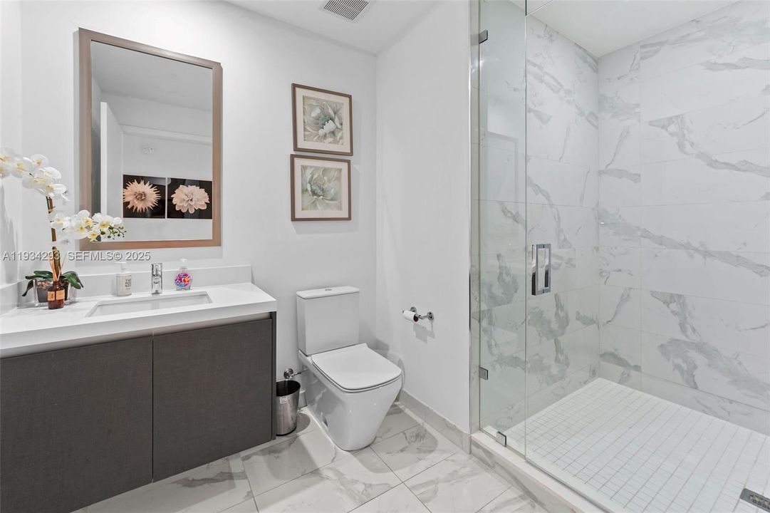 En Venta: $1,599,000 (3 camas, 4 baños, 2204 Pies cuadrados)