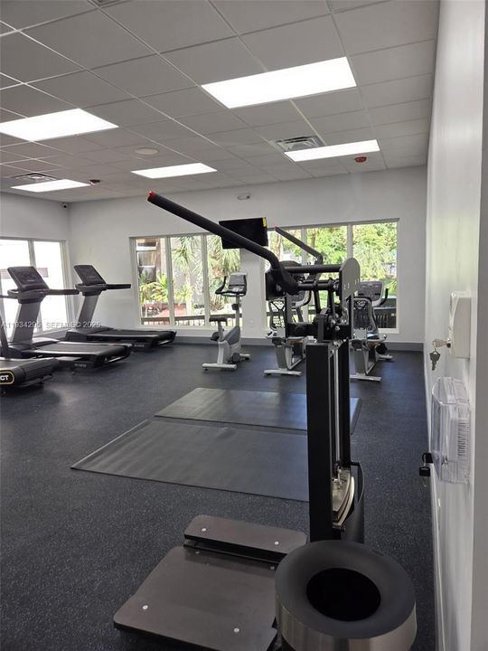 For Rent: $1,950 (1 beds, 1 baths, 767 Square Feet)