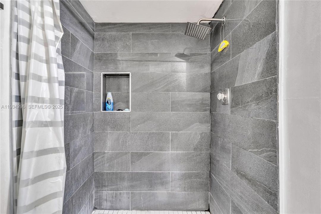 En Renta: $1,950 (2 camas, 2 baños, 1020 Pies cuadrados)