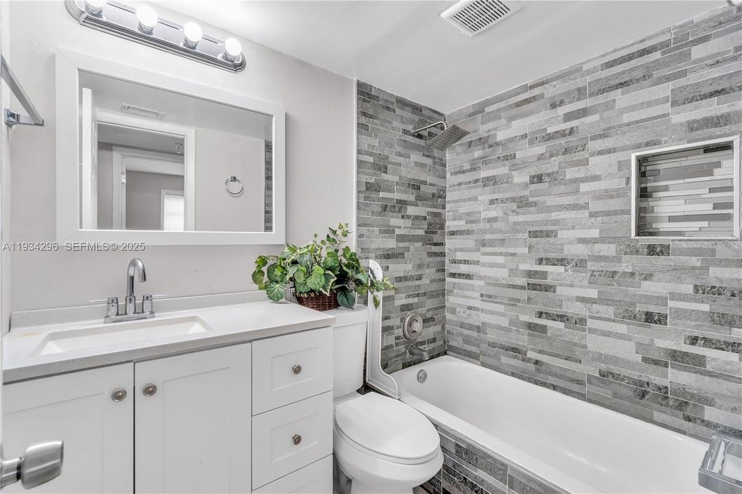 En Renta: $1,950 (2 camas, 2 baños, 1020 Pies cuadrados)