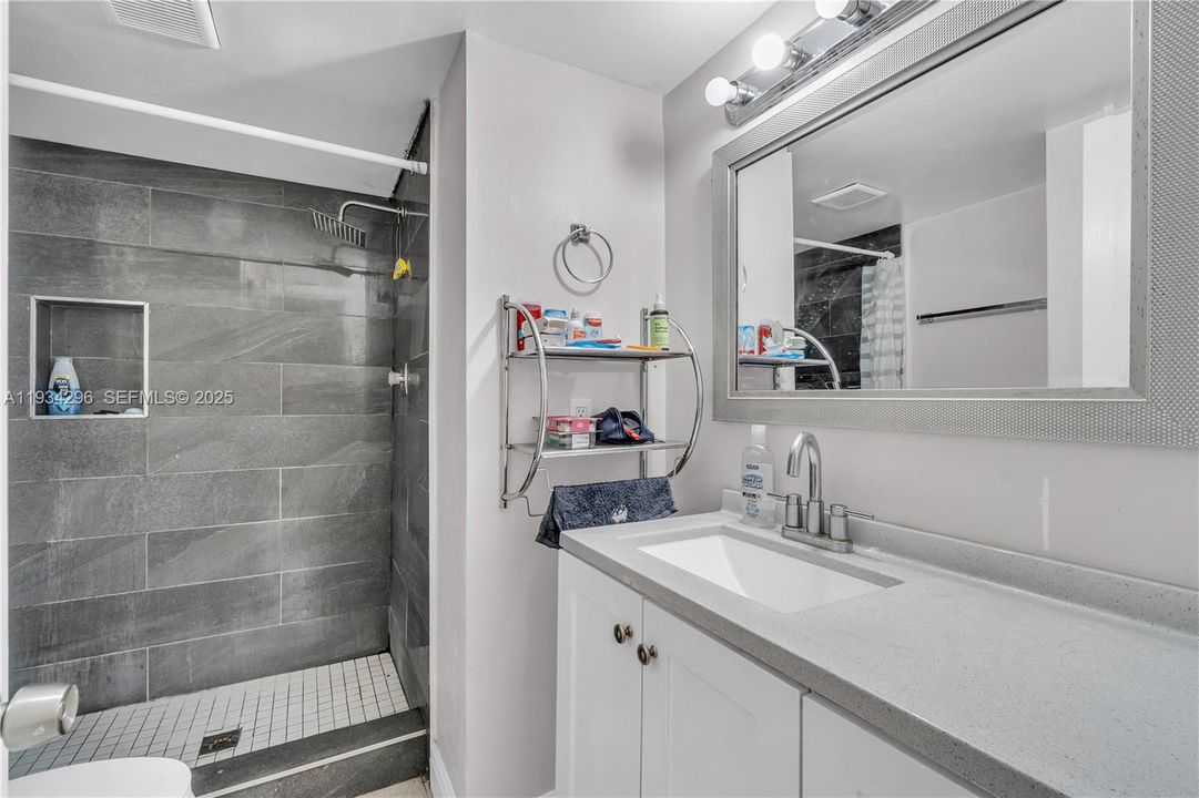 En Renta: $1,950 (2 camas, 2 baños, 1020 Pies cuadrados)