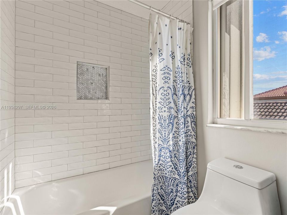 En Renta: $4,200 (3 camas, 2 baños, 1600 Pies cuadrados)