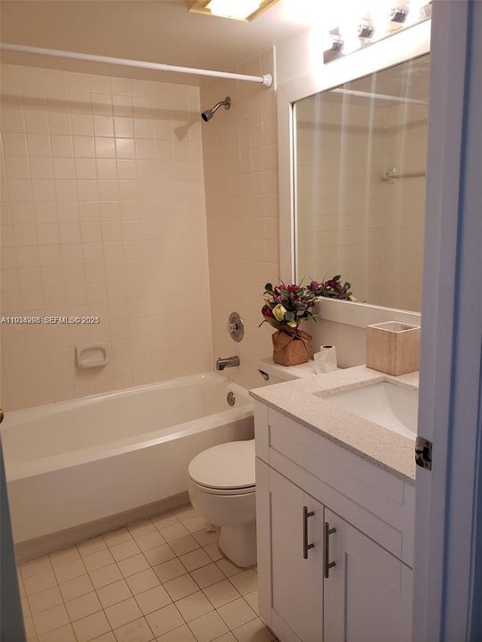 For Rent: $3,000 (2 beds, 2 baths, 1015 Square Feet)