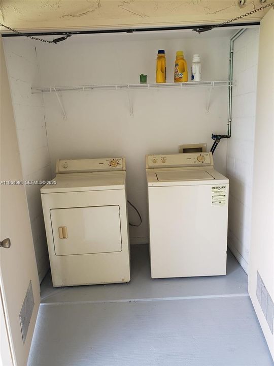 For Rent: $3,000 (2 beds, 2 baths, 1015 Square Feet)