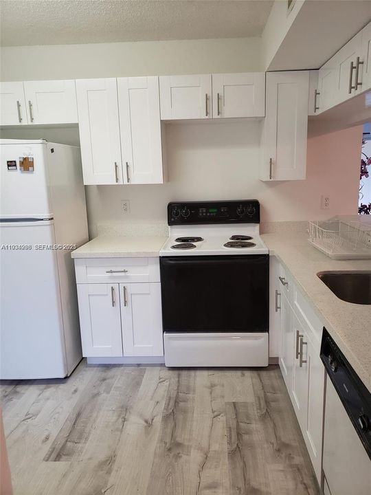 For Rent: $3,000 (2 beds, 2 baths, 1015 Square Feet)