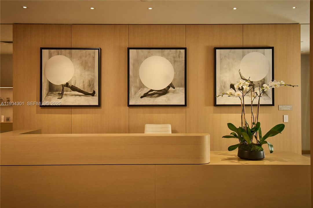 For Sale: $2,700,000 (2 beds, 2 baths, 1201 Square Feet)