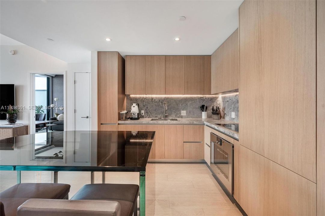 For Sale: $2,700,000 (2 beds, 2 baths, 1201 Square Feet)