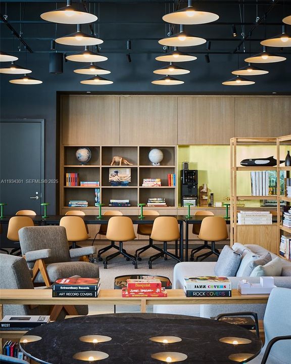 For Sale: $2,700,000 (2 beds, 2 baths, 1201 Square Feet)