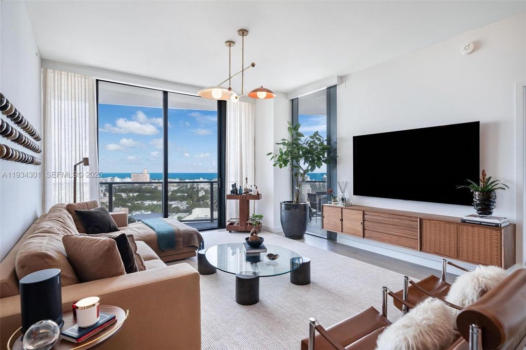 For Sale: $2,700,000 (2 beds, 2 baths, 1201 Square Feet)