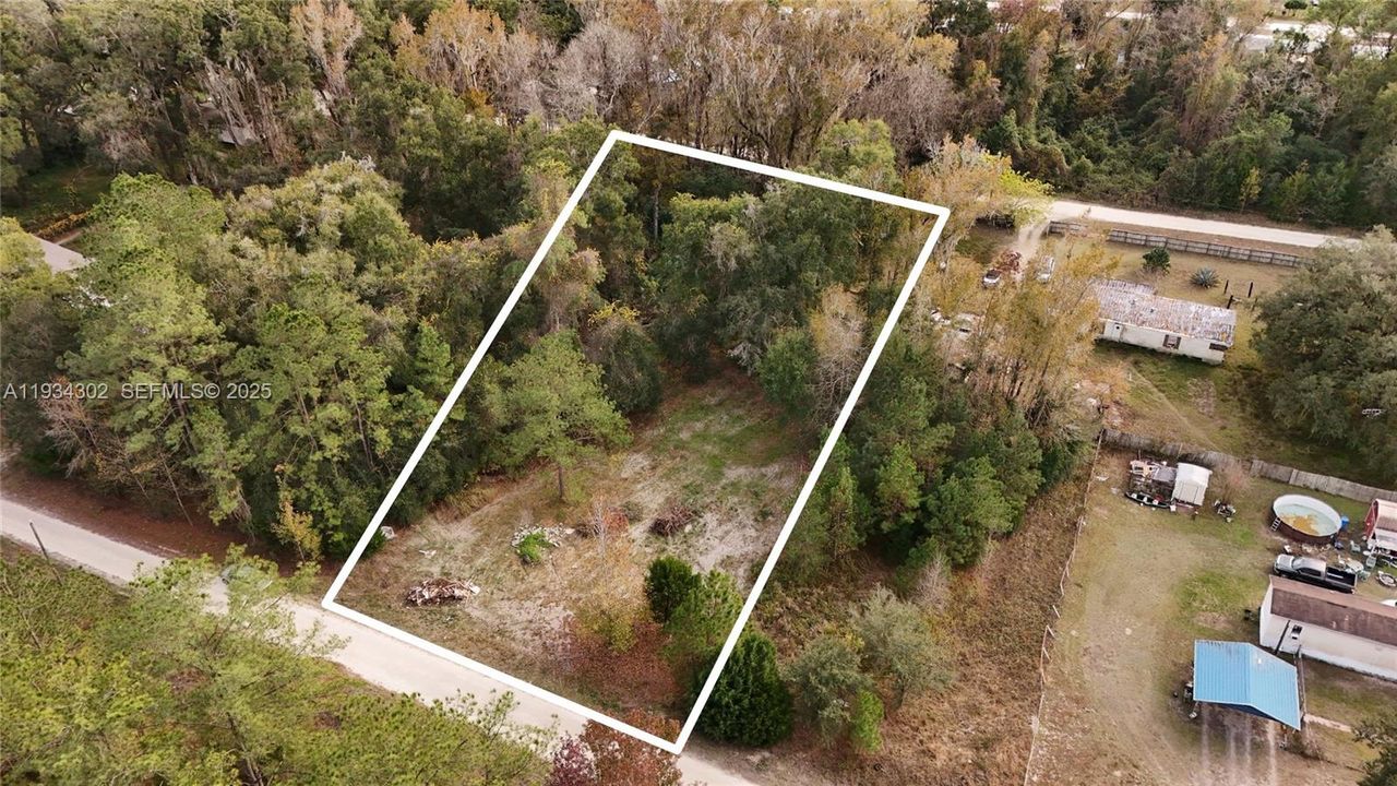 待售: $18,000 (0.18 acres)